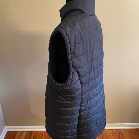 NWOT - Women’s Free Country Black Quilted Puffer Vest - Reversible - Picture 4 of 8